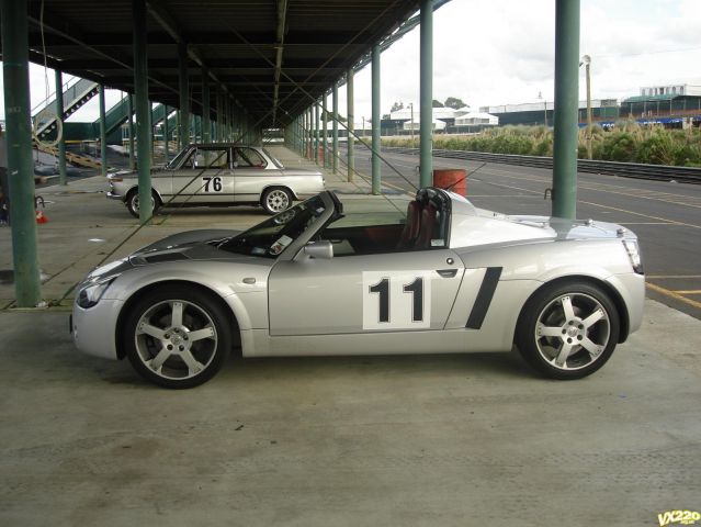 VX220 at Pukehohe Race Track 1 April 2007 - 3.JPG