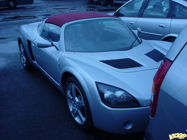 1.VX220 The Day it arrived at the Dealers.JPG