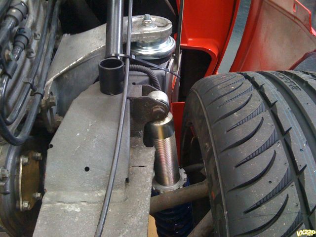 Rear damper mount