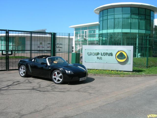 VX220 @ LOTUS 002.jpg